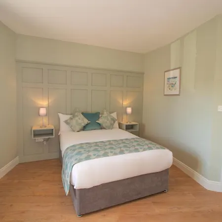Hawthorn Lodge