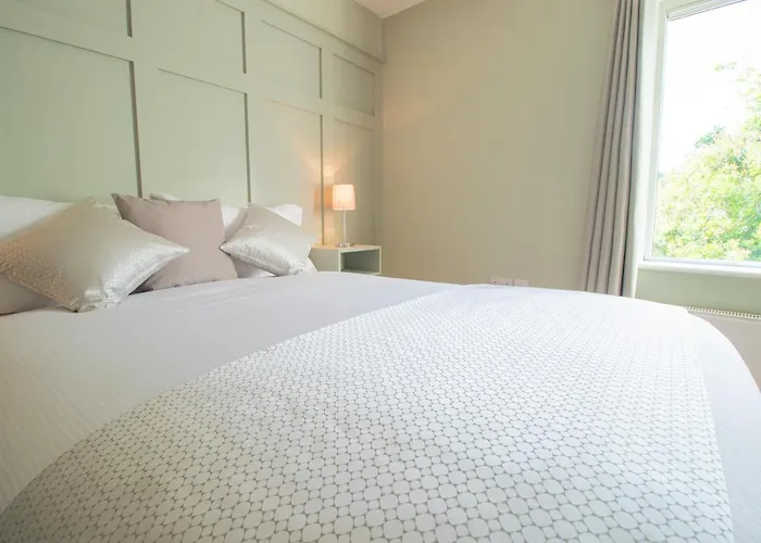 Hawthorn Lodge 山林小屋 *